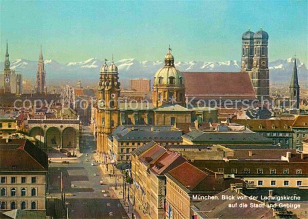 Muenchen Blick von der Ludwigskirche mit Alpenpa