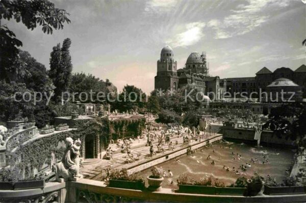 Budapest Swimmingpool with artificial waves in t