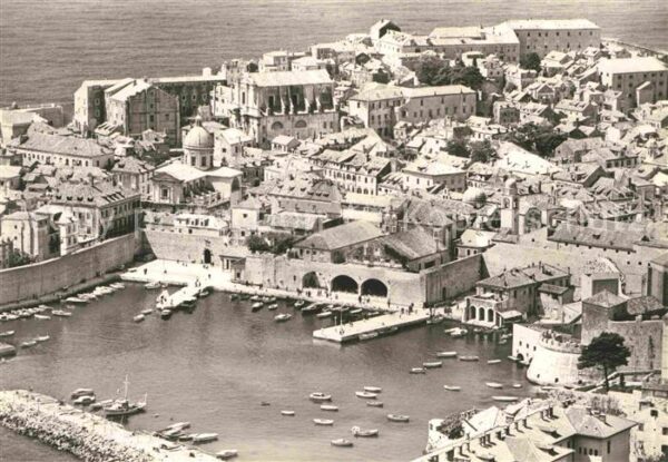 Dubrovnik Ragusa Fliegeraufnahme mit Altstadt und Hafen