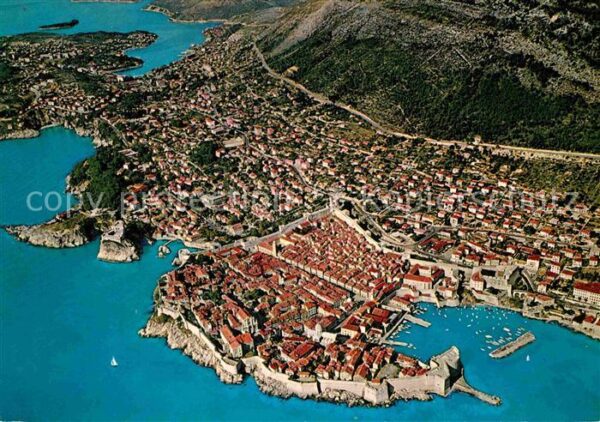 Dubrovnik Ragusa Fliegeraufnahme mit Hafen und Altstadt