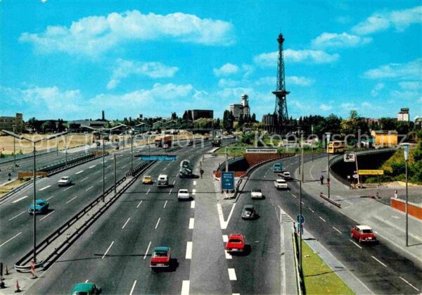 Berlin Stadtautobahn mit Funkturm
