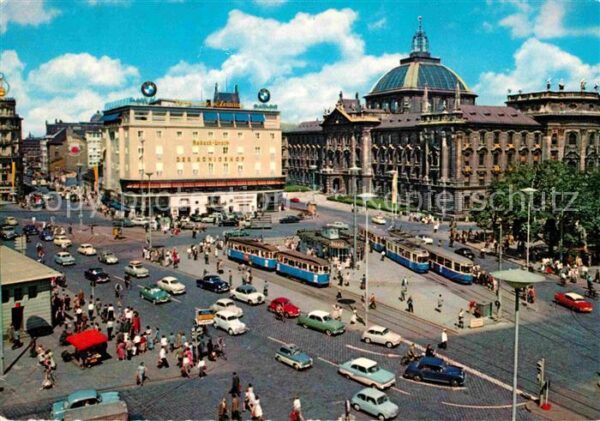 Muenchen Stachus mit Justizpalast