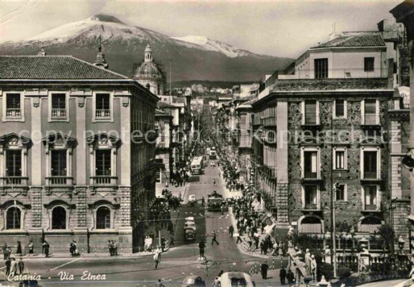 Catania Via Etnea Blick auf Ätna Vulkan