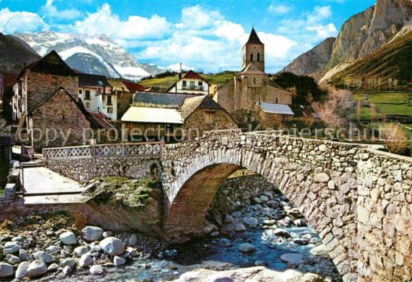 Bielsa Puente romanico y rio Barrosa