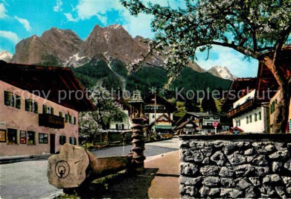 Grainau Dorfplatz mit Waxenstein und Zugspitze