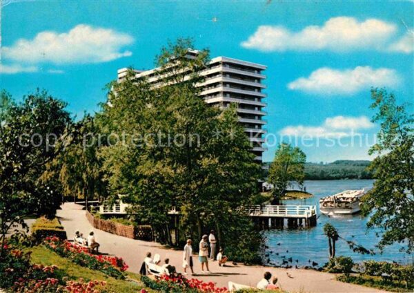 Malente-Gremsmuehlen Anlegestelle der 5 Seen Fahrt Promenade