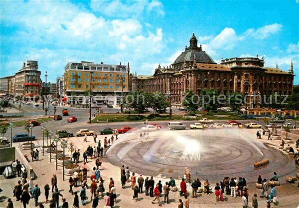 Muenchen Karlsplatz Stachus mit Justizpalast