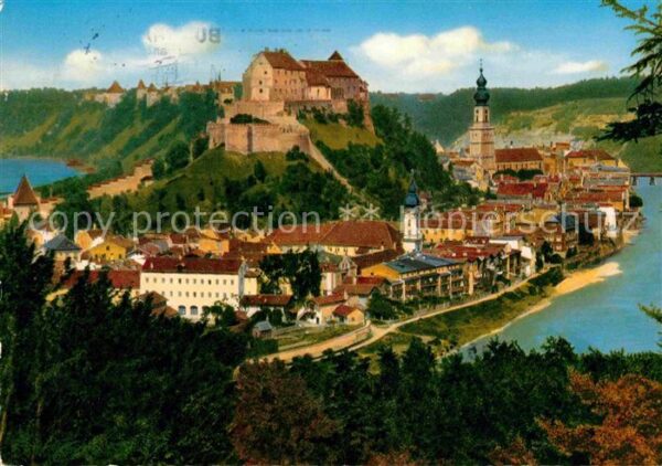 Burghausen Salzach Stadtbild mit Burg