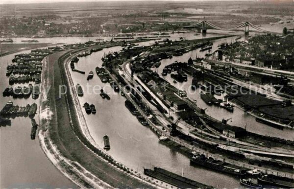 Duisburg Ruhr Fliegeraufnahme Hafen
