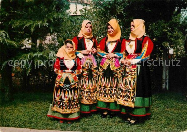 Orgosolo Frauen in Tracht