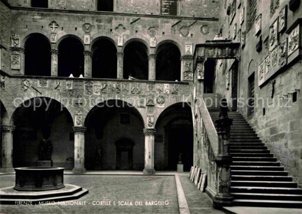 Firenze Florenz Museo Nazionale Cortille e Scala del Ba