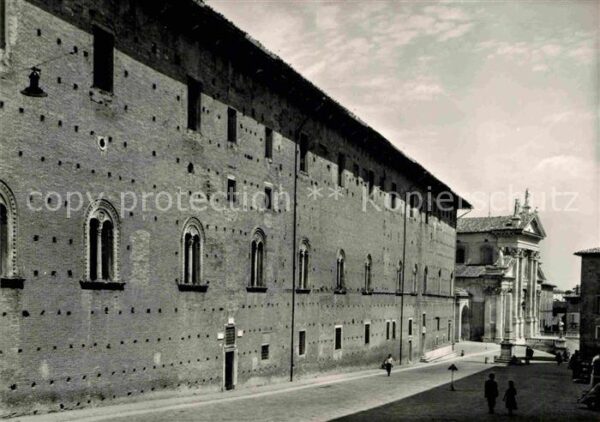 Urbino Cattedrale e facciata Orientale Palazzo