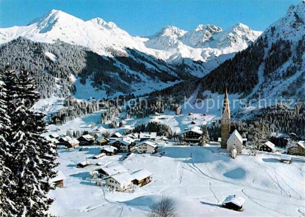 Mittelberg Kleinwalsertal Winterpanorama mit Schafalpenköpfen und