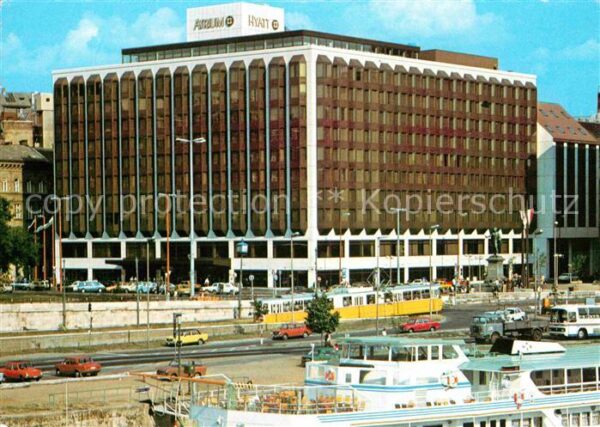 Budapest Atrium Hyatt Szallo Hotel Strassenbahn