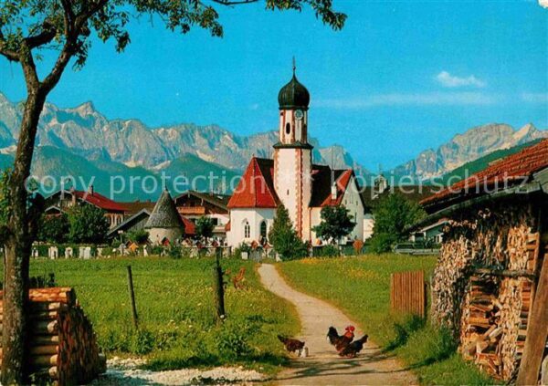 Wallgau Ortsansicht mit Kirche Bauernhof Hühner