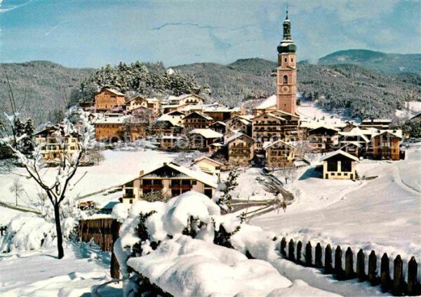 Kastelruth Suedtirol Teilansicht mit Kirche