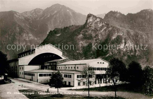 Oberammergau Passionstheater mit Kofel und Noth