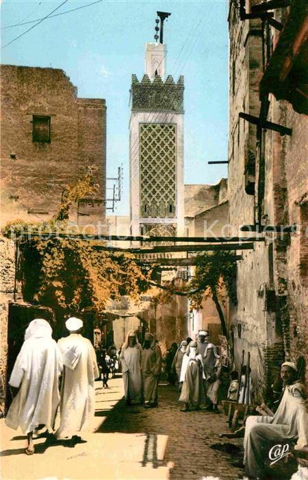 Fes Fez Maroc La Rue du Talaa et la Mosquee Cherablin