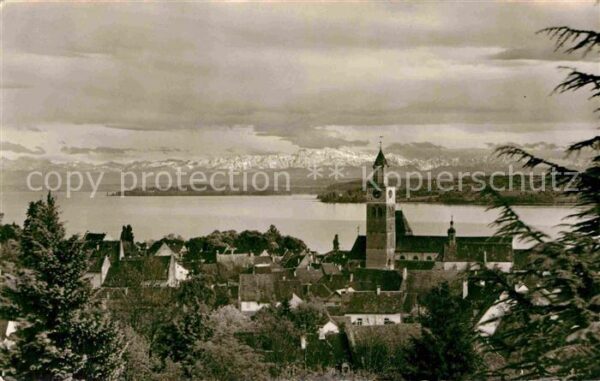 Ueberlingen Bodensee Blick auf die Insel Mainau und die Schw