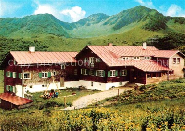 Hirschegg Kleinwalsertal Vorarlberg Schwarzwasserhütte mit Ochsenhofer Scha
