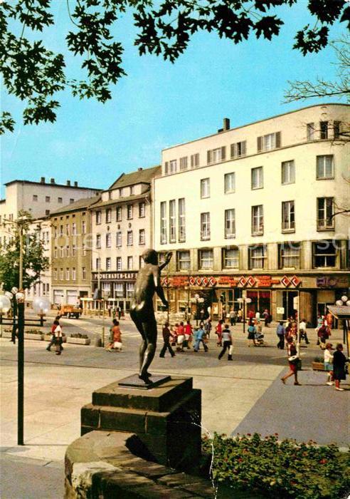 Halle Saale Hansering Haus der Presse Denkmal Statu