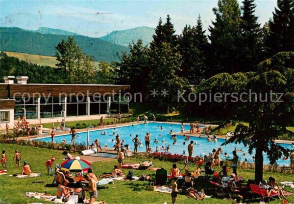 Oberstaufen Schwimmbad mit Rindalphorn und Hochgrat