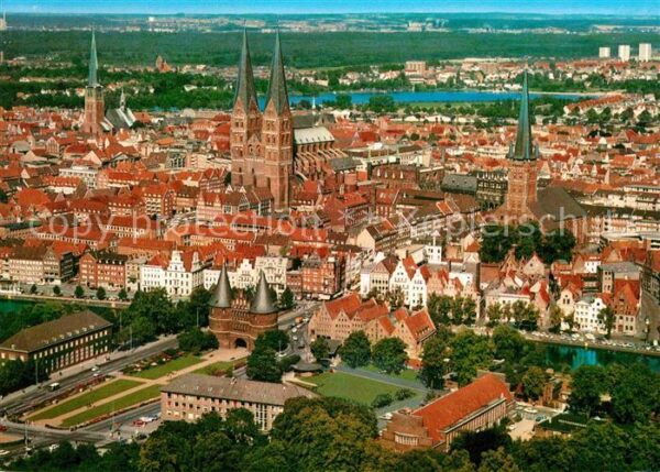 Luebeck Fliegeraufnahme Hansestadt Altstadt