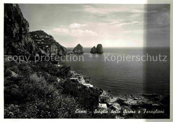 Capri Scoglio delle Sirene e Faraglioni