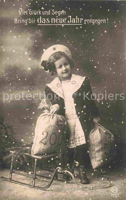 Schlitten Schnee Neujahr Kind