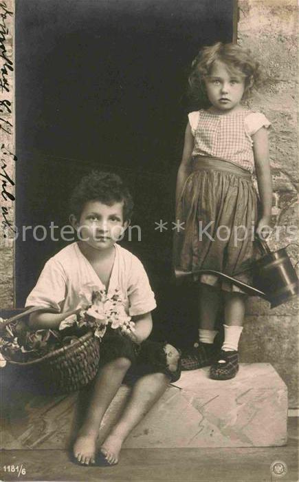 Foto NPG Nr. 1181/6 Kinder Blumen Giesskanne