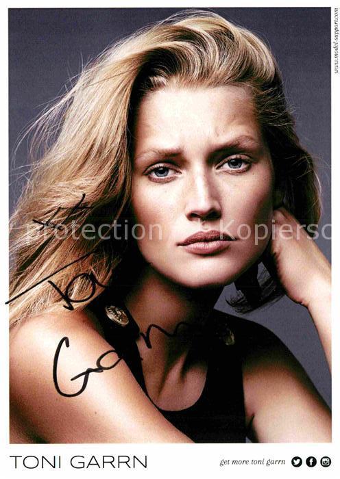 Persoenlichkeiten Toni Garrn Autogramm