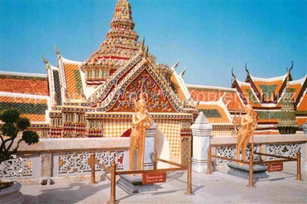 Bangkok Kinorn Pantheon in Emerald Buddha Templ