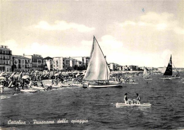 Cattolica Rimini Panorama della spiaggia Strand Segeln T