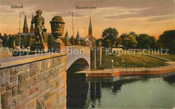 Luebeck Puppenbrücke Statue