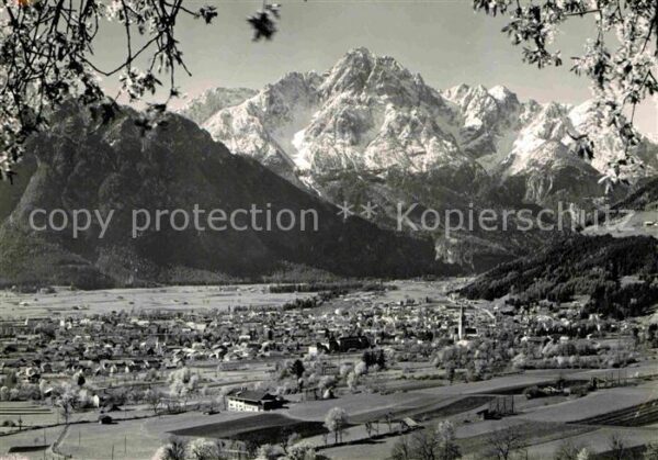 Lienz Tirol Gesamtansicht mit Dolomiten