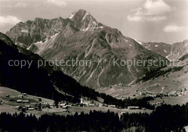 Riezlern Kleinwalsertal Vorarlberg Hirschen und Mittelberg mit Widderstein