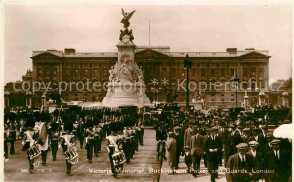 London Victoria Memorial Buckingham Palace and