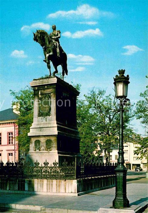 LUXEMBOURG  Luxemburg Monument equestre de Guillaume 2