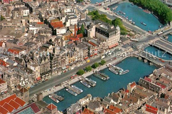 Amsterdam Niederlande Fliegeraufnahme Damrak en Prins Hendrik