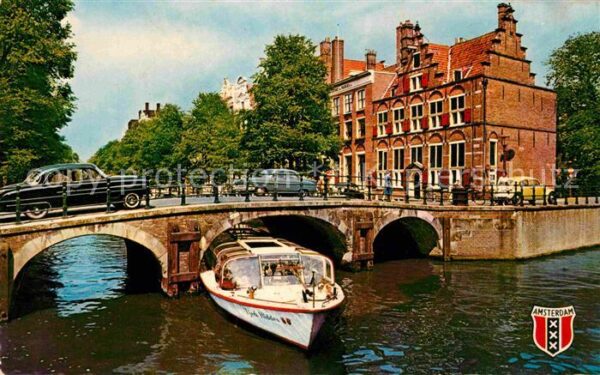 Amsterdam Niederlande Voorburgwal met Huis aan de drie gracht