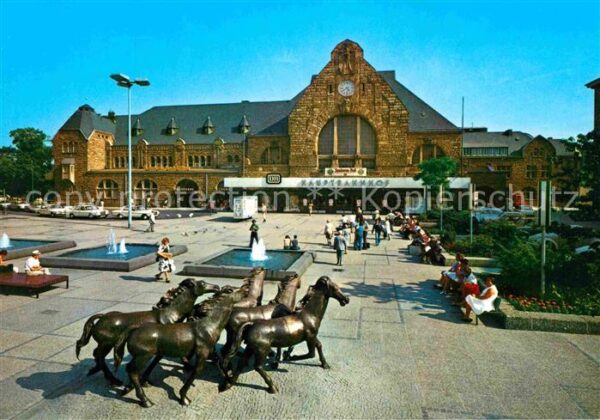 Bad Aachen Hauptbahnhof mit Pferdegruppe Skulpture