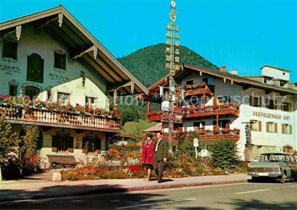 Ruhpolding Dorfplatz Maibaum