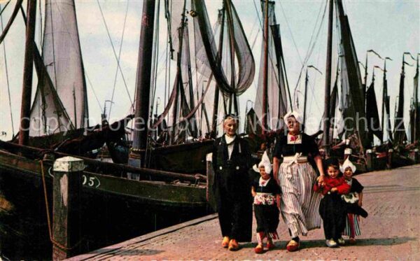 Volendam Hafen Tracht