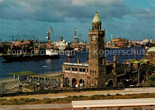 Hamburg St. Pauli Landungsbrücken