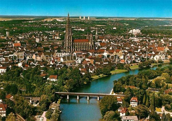 Ulm Donau Fliegeraufnahme mit Münster und Brücke