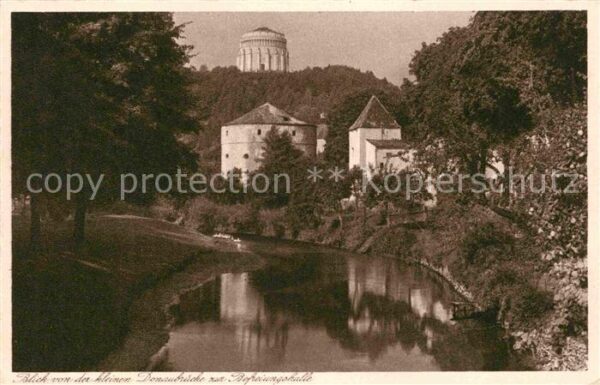 Kelheim Blick von Donaubrücke zur Befreiungshal