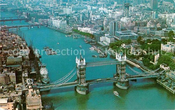 London Fliegeraufnahme Tower Bridge and City