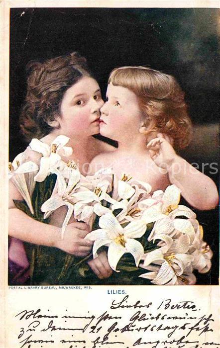 Kinder Child Enfants Lilies Lilien