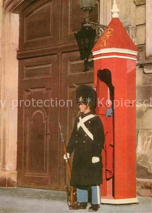 Leibgarde Wache Copenhagen King's Gate Amalienborg Pala