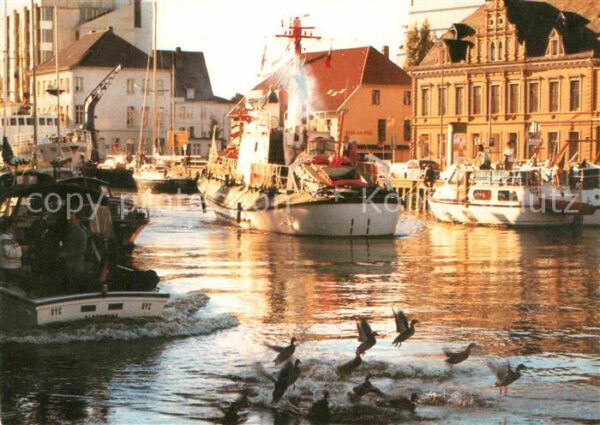 Oldenburg Niedersachsen Binnenhafen Hafenstadt Schiffe Möwen